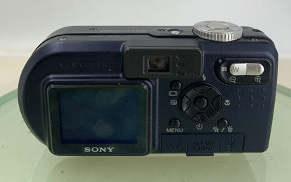 Sony CYBER-SHOT DSC-P12 5.0MP Digital Camera WITH CHARGER AND BAG TESTED - 6365