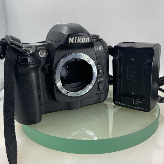 Nikon D100 6.1MP Digital SLR Camera Body Comes With Battery & Charger #6900