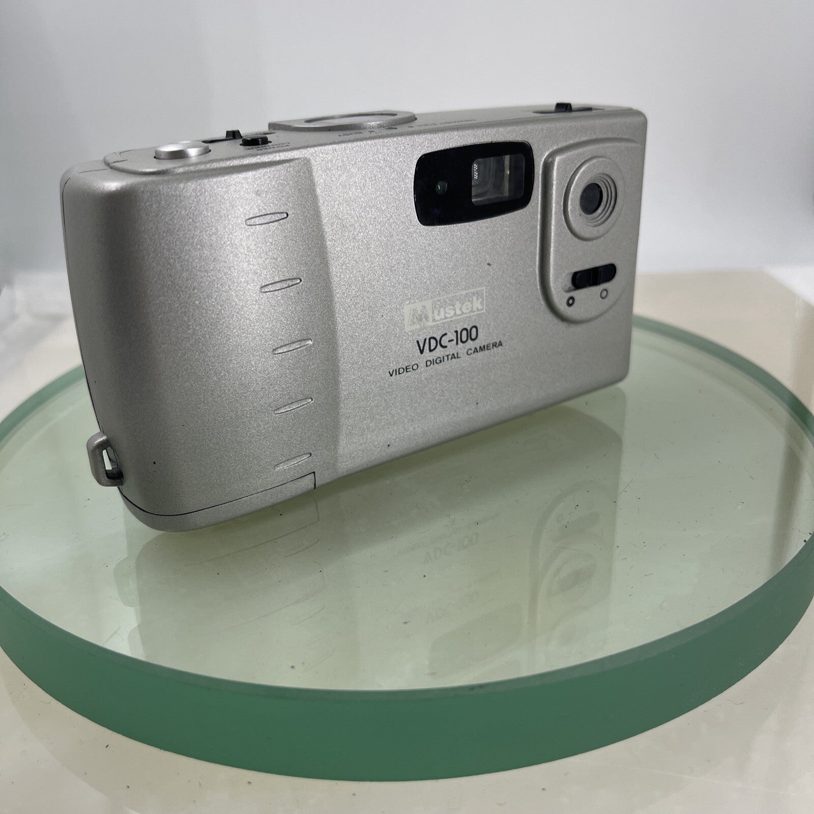 Mustek VDC-100 - Vintage Retro Digital Camera #9310