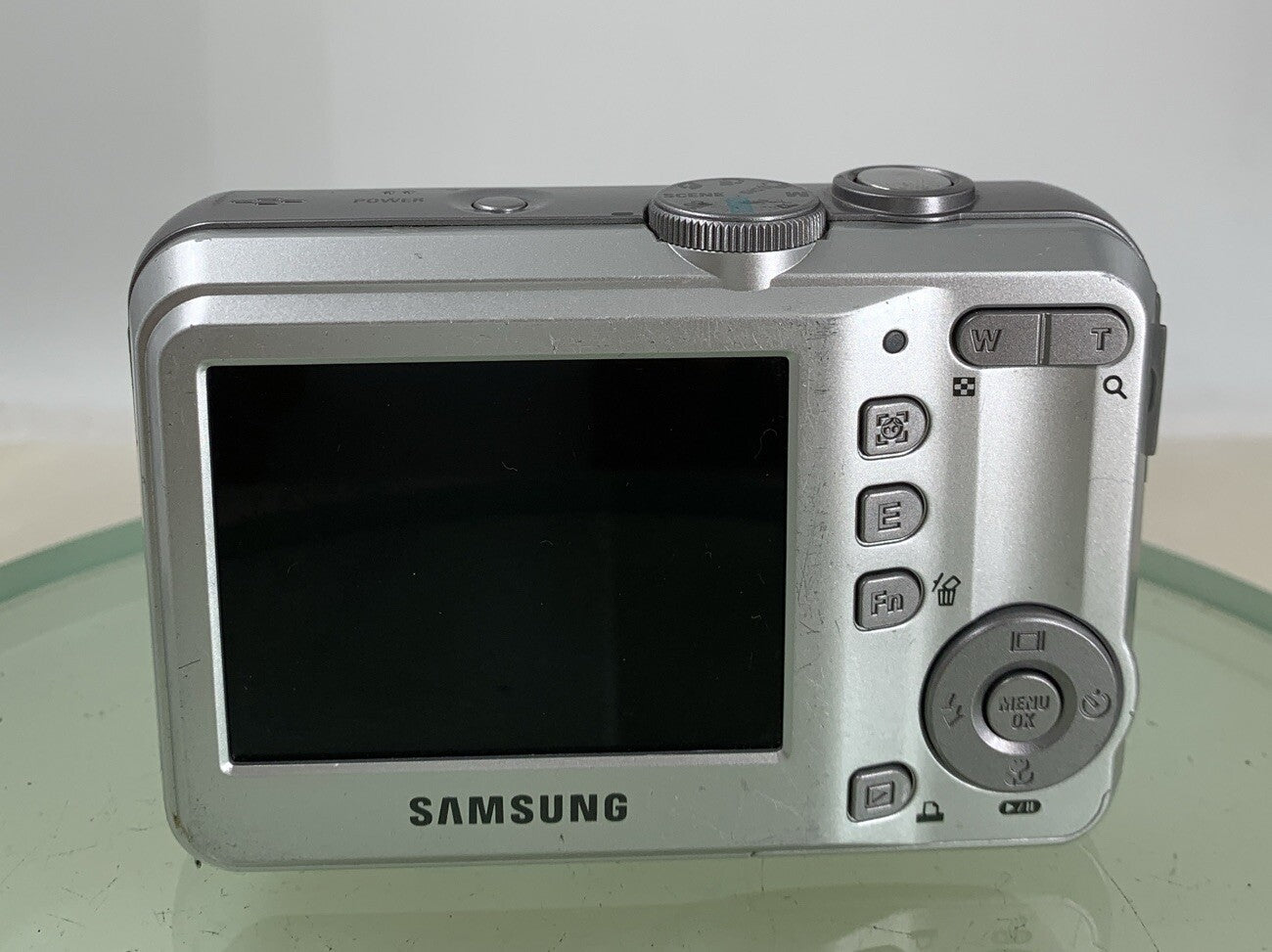 Samsung S860 8.1MP COMPACT DIGITAL CAMERA SILVER WITH COVER TESTED - 2235