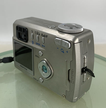 Pentax Optio 330 COMPACT DIGITAL CAMERA 3.34 MP SILVER + CHARGER TESTED - 2656