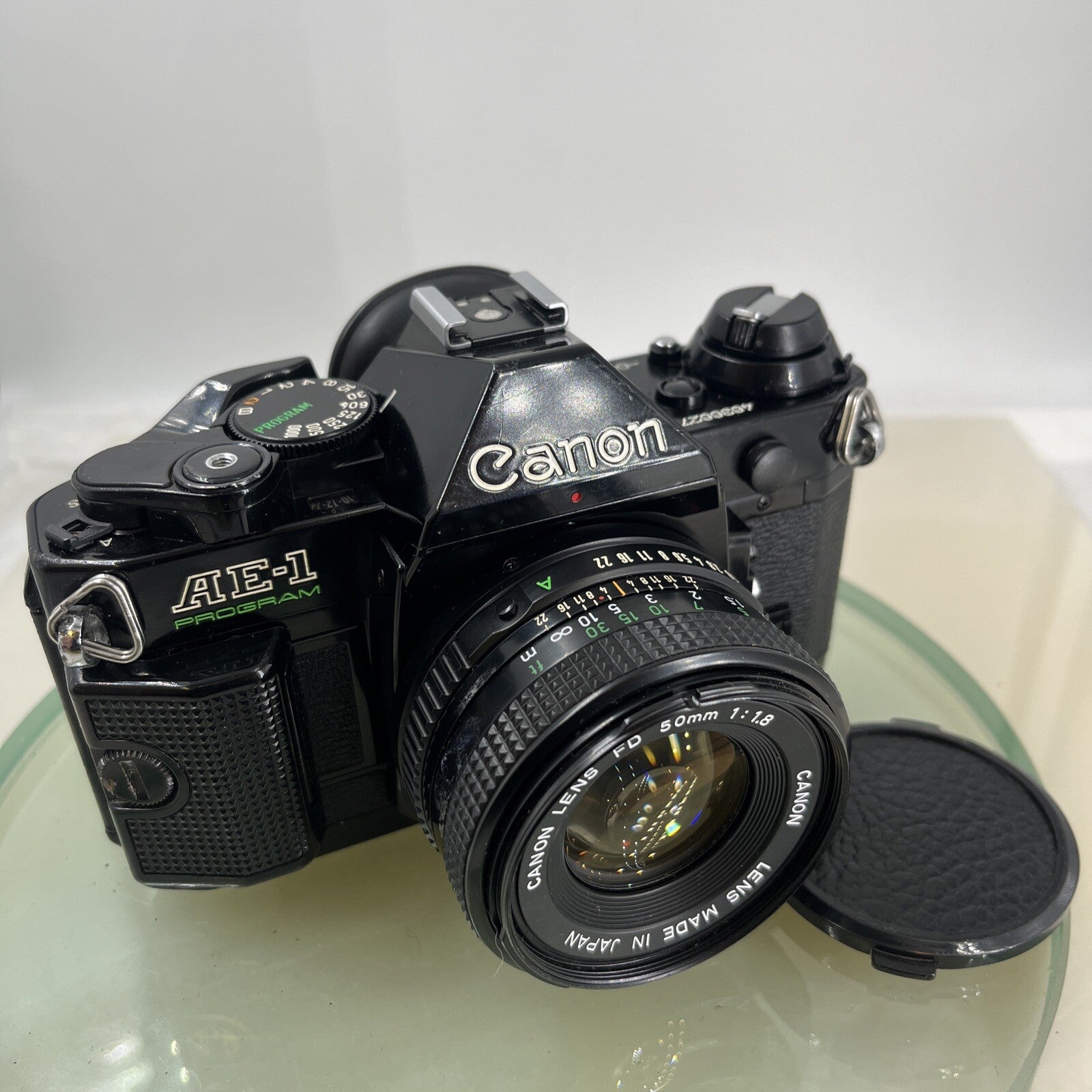 Canon AE-1 Program 35mm SLR Film Manual Camera BLACK+Canon 50mm F/1.8 FD Lens7570