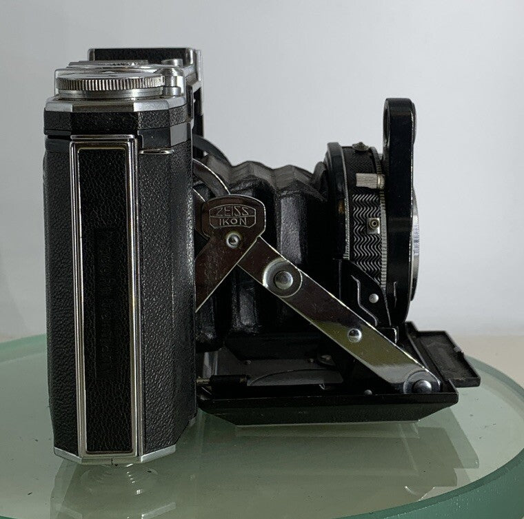 ZEISS IKON SUPER IKONTA 532/16 Folding Camera. Zeiss Opton T 2.8/80mm Lens #1727