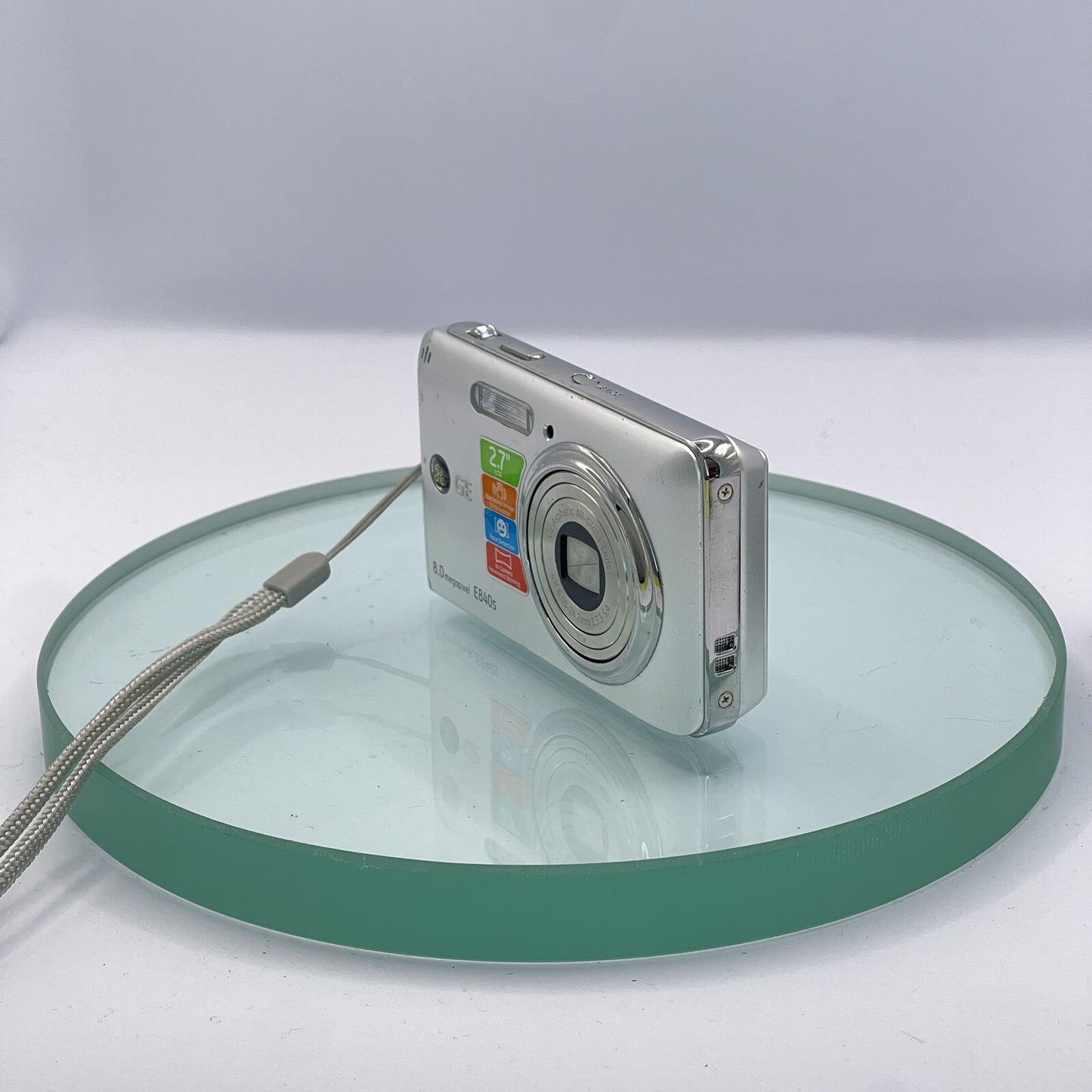 GE E840S DIGITAL CAMERA 8.0 MP 2.7" LCD - Silver, Tested, Charger #6962