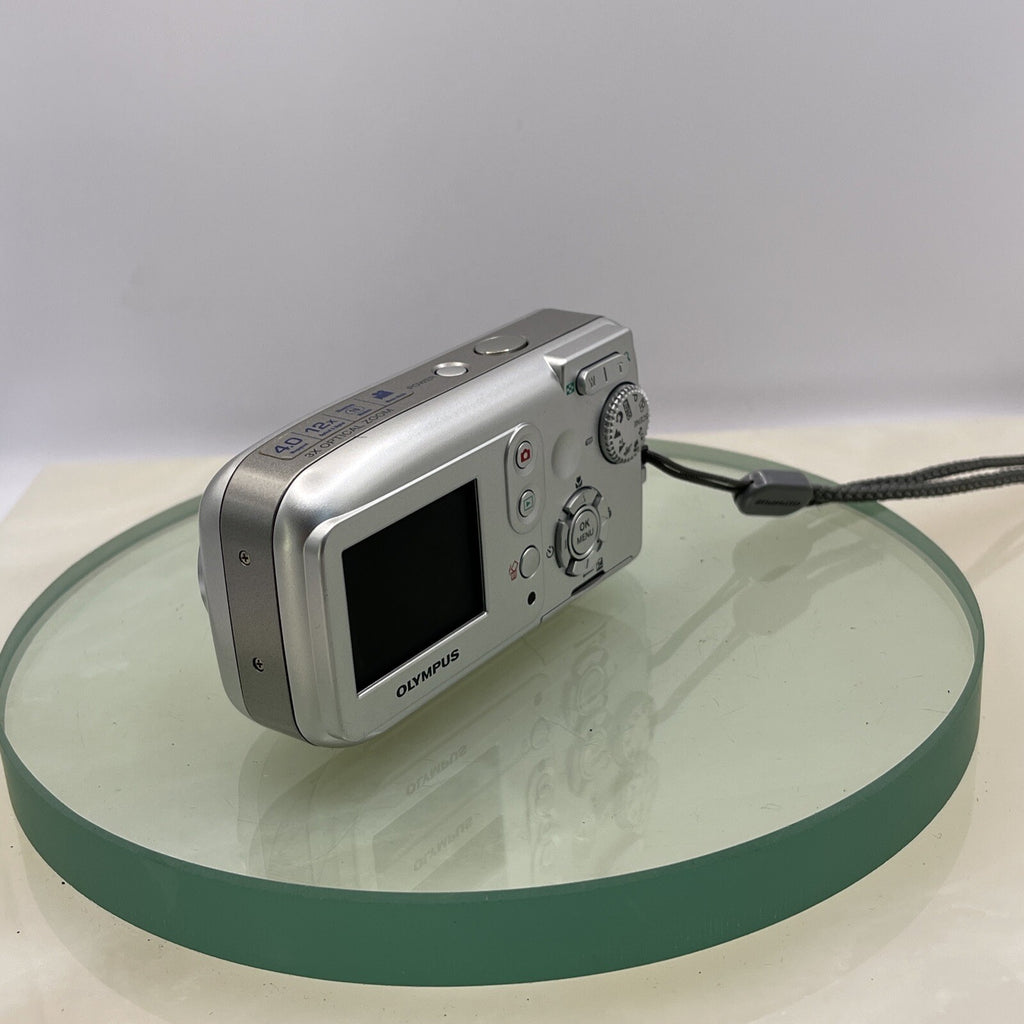 Olympus Camedia D-545 Zoom 4.0MP Compact Digital Camera Silver Fully Working#3024