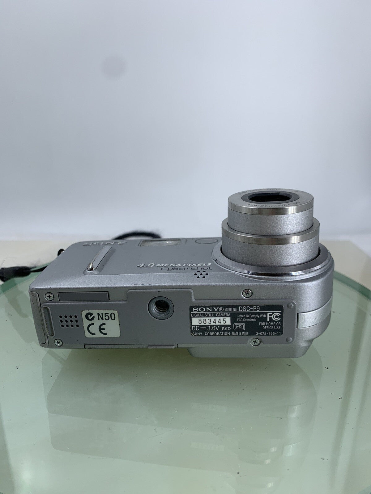 SONY Cybershot DSC-P9 Digital Camera SILVER 4MP + CHARGER + WIRE TESTED - 6807