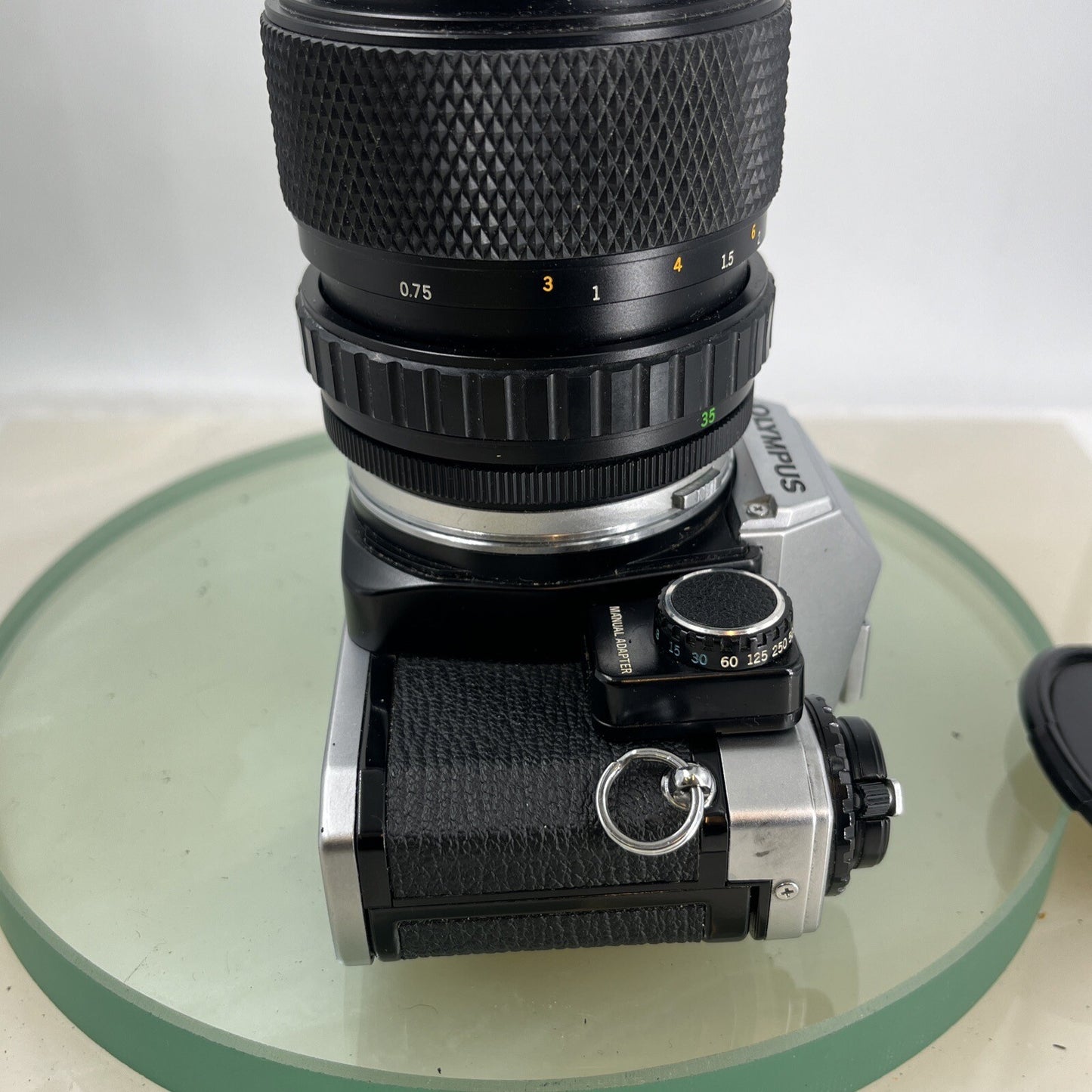 Olympus OM10 35mm SLR Film Camera + Zuiko 35-70mm f4 Lens and Manual Adapter9106