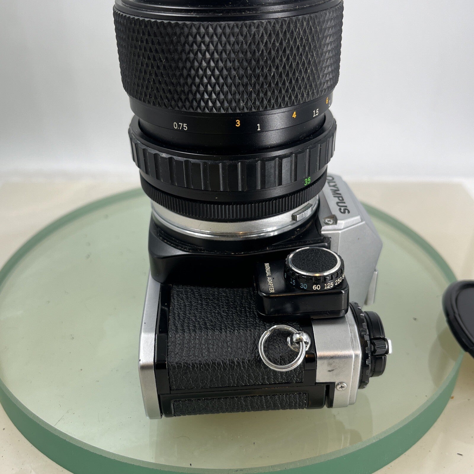 Olympus OM10 35mm SLR Film Camera + Zuiko 35-70mm f4 Lens and Manual Adapter9106