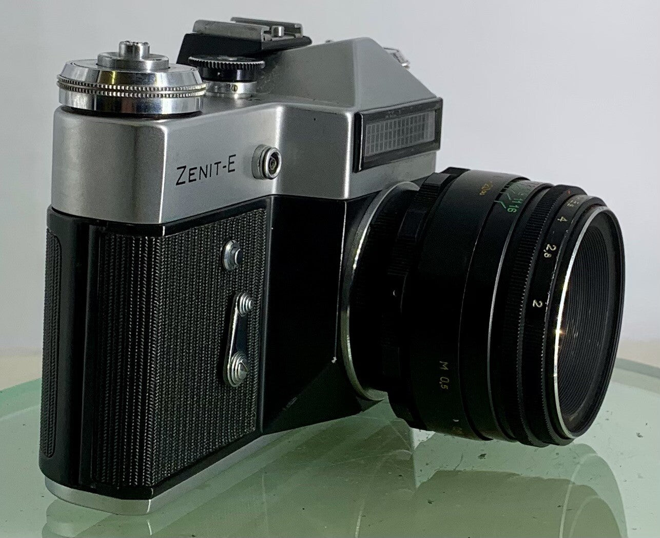 Very Rare ZENIT E POINT AND SHOOT FILM CAMERA+HELIOS-44-2 LENS+SILVER+TESTED-1562
