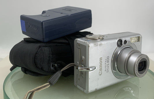 Canon Digital IXUS 400 DIGITAL CAMERA SILVER WITH CHARGER AND COVER TESTED - 3450