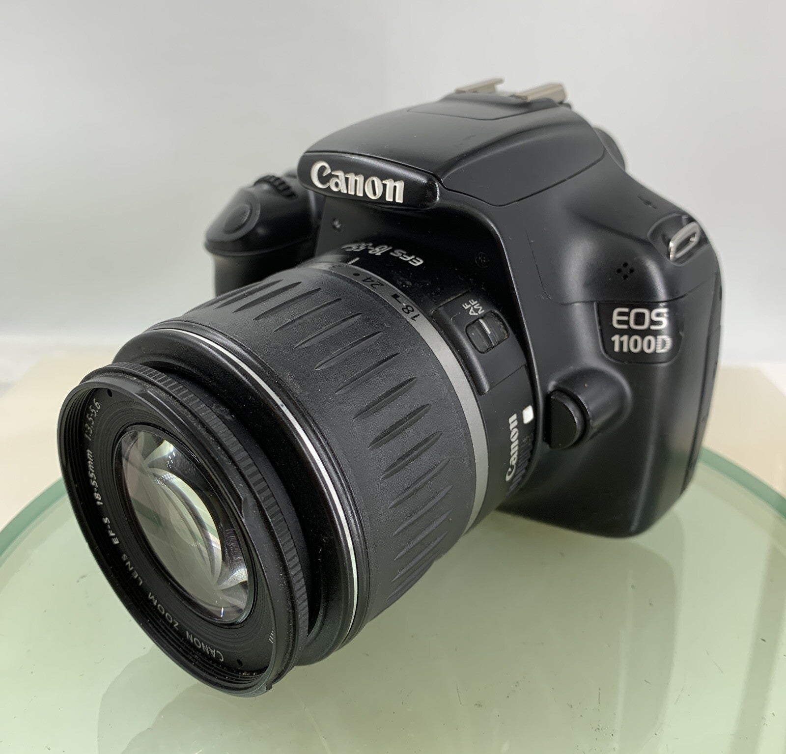 Canon EOS 1100D 12.2MP Digital SLR Camera with charger GOOD Black - TESTED - 8532