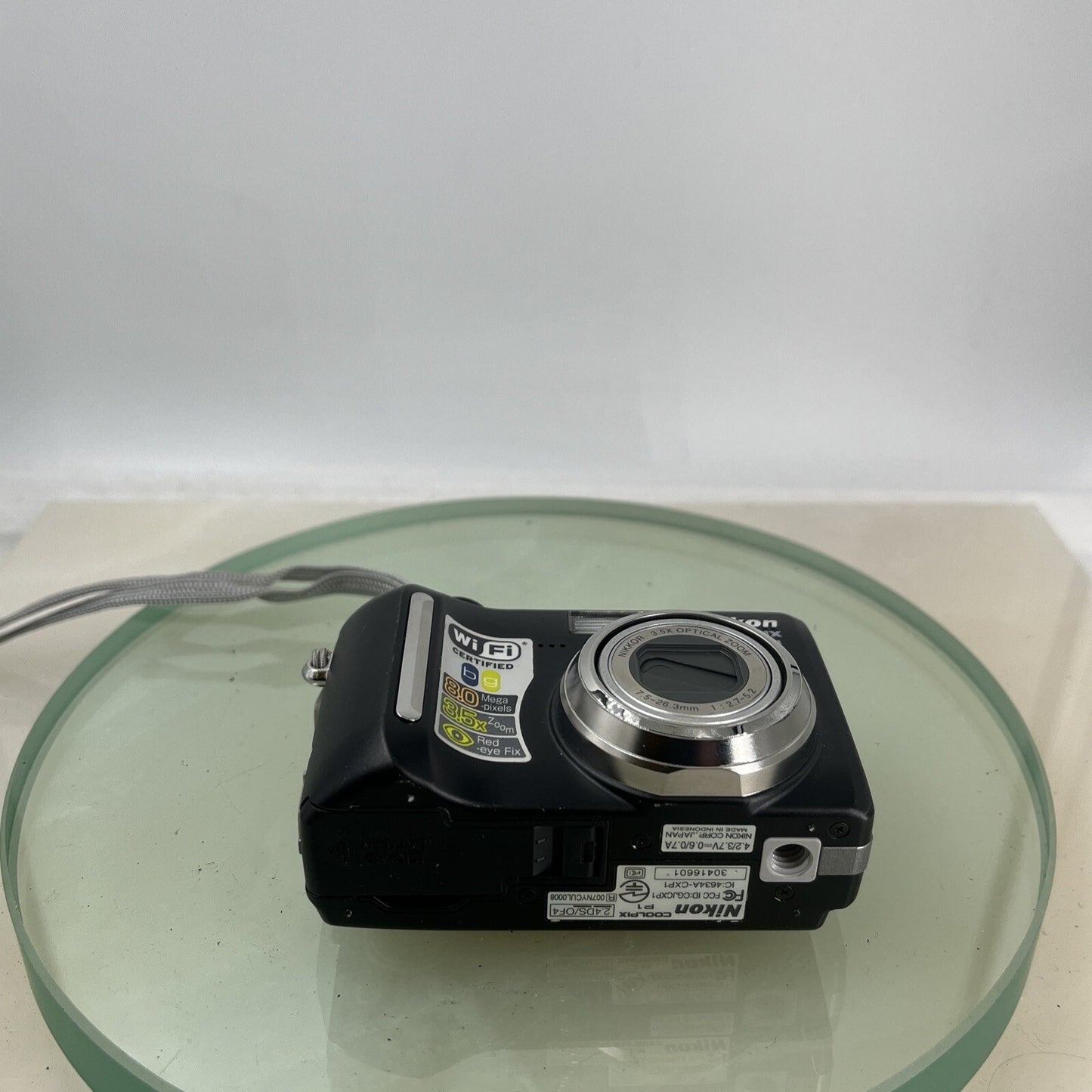 Nikon Coolpix P1- 8 megapixel 3.5 x Zoom, Digital Camera Good Condition test#4437
