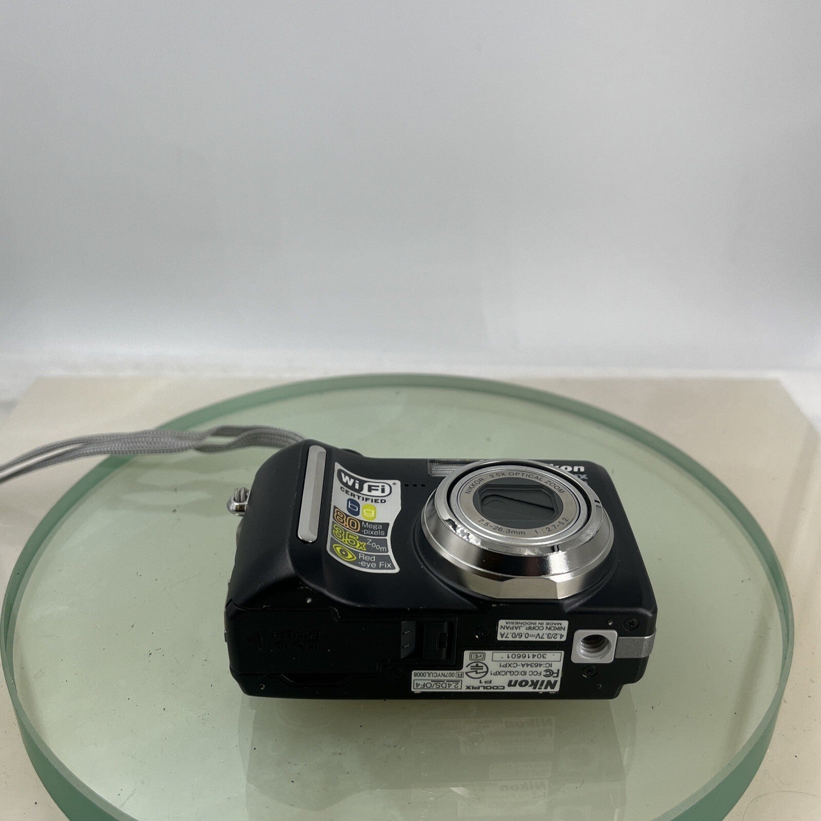 Nikon Coolpix P1- 8 megapixel 3.5 x Zoom, Digital Camera Good Condition test#4437