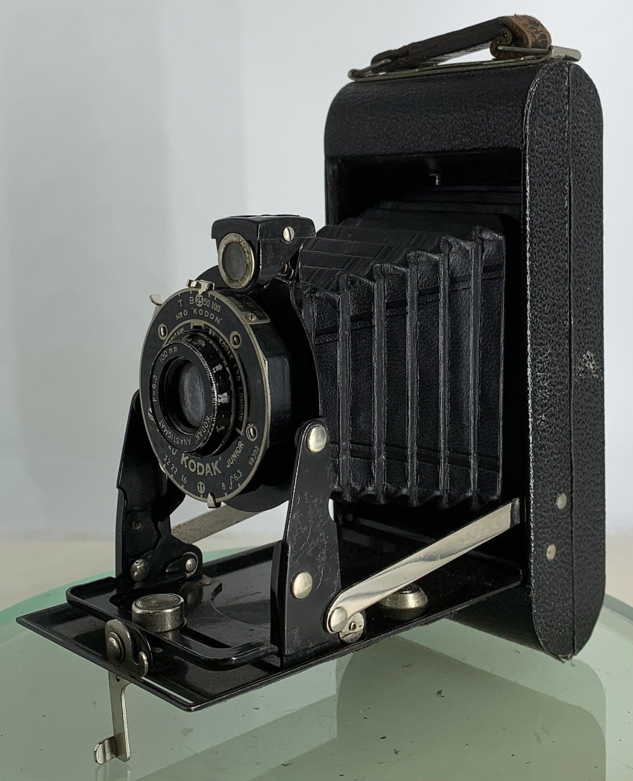 Vintage Kodak Six-20 Junior folding Camera Roll Film ANASTIGMAT F-6.3 100mm-3596