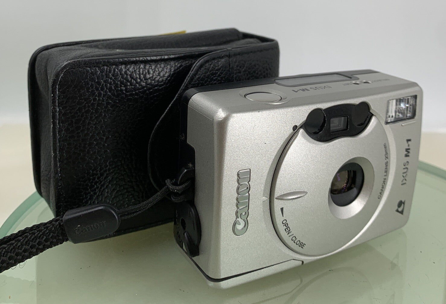 CANON IXUX M1 SILVER DIGITAL CAMERA WITH COVER - TESTED - 9870