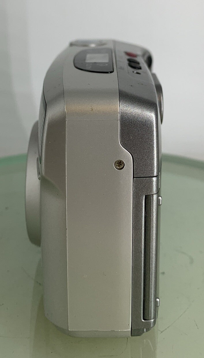 SAMSUNG FINO 800 35MM FILM CAMERA 38-80MM LENS SILVER CLEAN TESTED - 7653