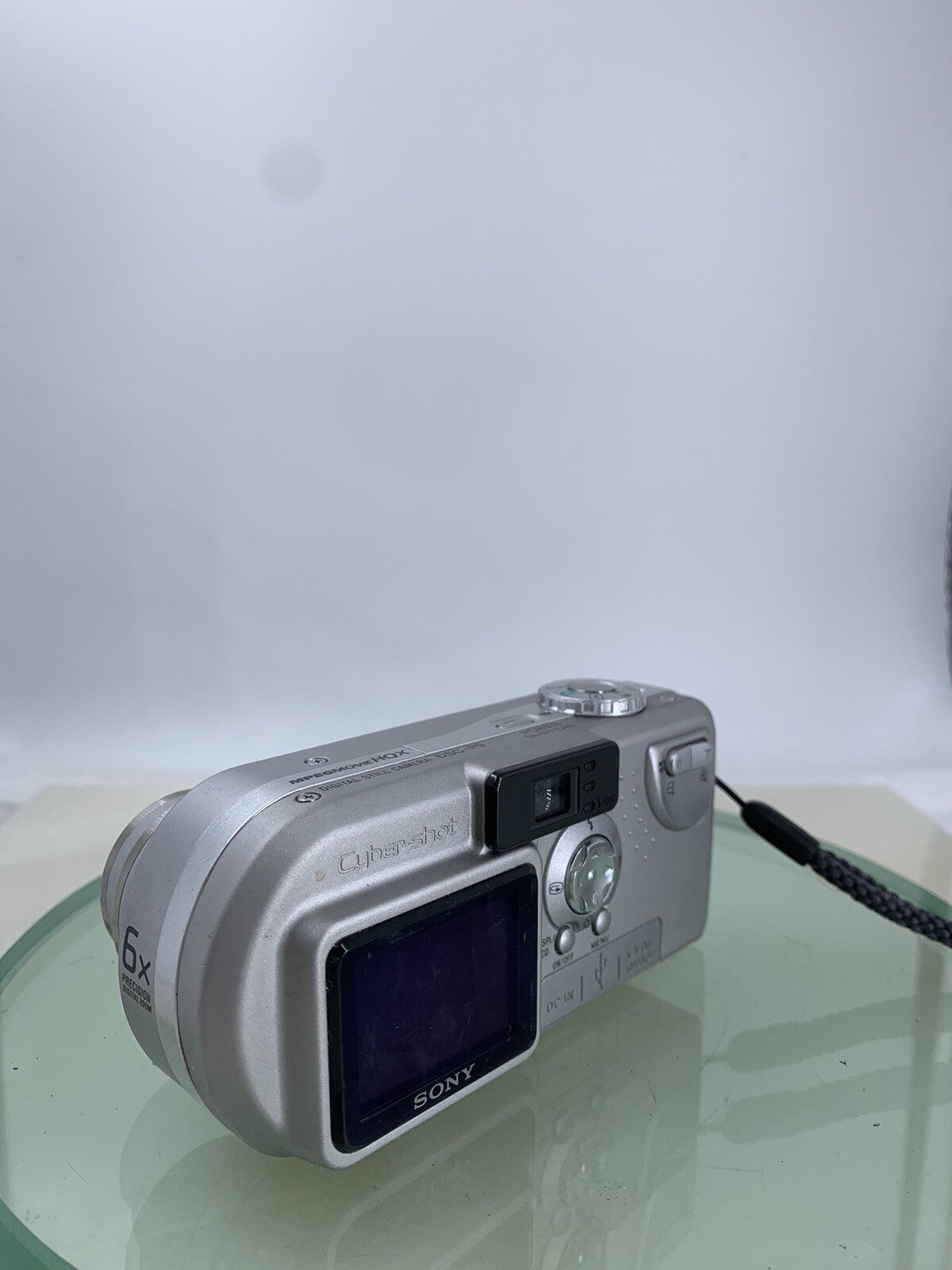 SONY Cybershot DSC-P9 Digital Camera SILVER 4MP + CHARGER + WIRE TESTED - 6865