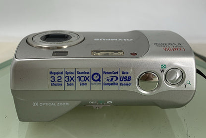 Olympus Digital Camera Camedia D-540 Zoom 3.2MP SILVER NO CHARGER TESTED - 2417