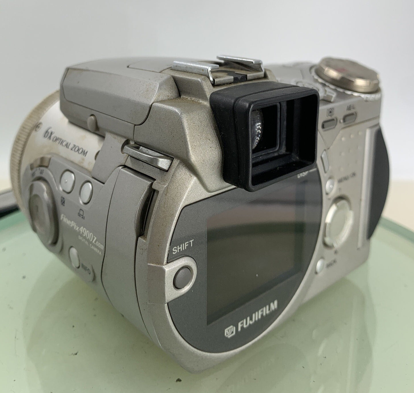 Fujifilm Finepix 4900 6x Zoom SILVER DIGITAL CAMERA NO CHARGER TESTED - 3184