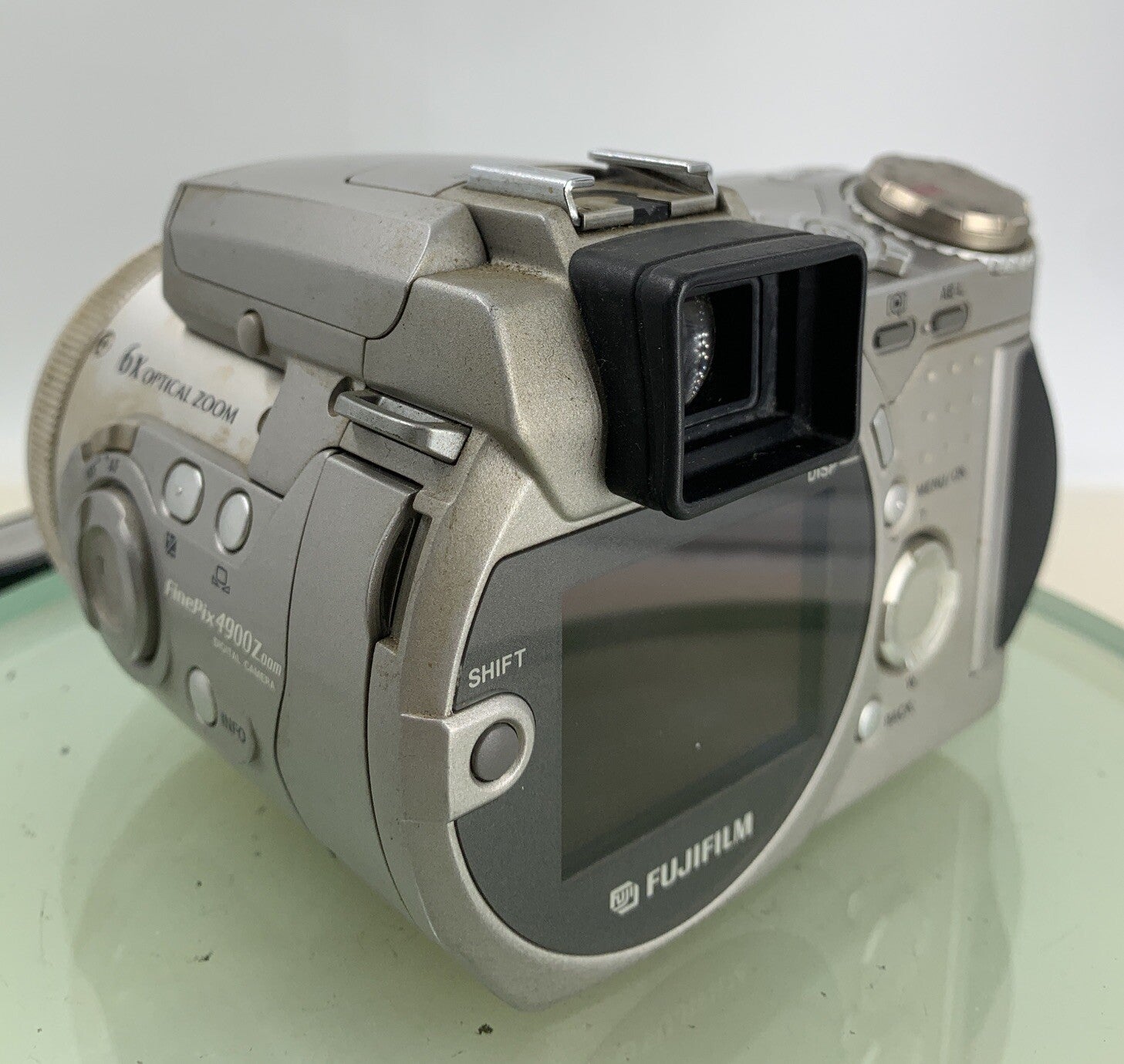Fujifilm Finepix 4900 6x Zoom SILVER DIGITAL CAMERA NO CHARGER TESTED - 3184