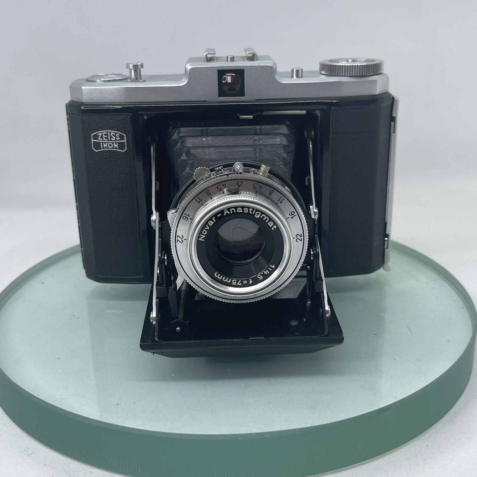 VINTAGE ZEISS IKON NETTAR FOLDING CAMERA 518/16 SIGNAL NETTAR  NOVAR(f=7,5cm)1571