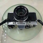 BOXED Olympus OM10 35mm SLR Film Camera with 50mm Lens + Leather Case+T20 FLASH+9