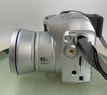 Fujifilm FINEPIX S3500 4.0MP COMPACT DIGITAL CAMERA SILVER NO CARD TESTED - 3493