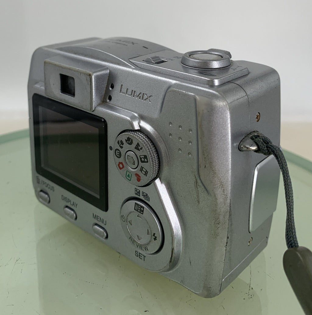 Panasonic LUMIX DMC-LC80 5.0MP COMPACT  DIGITAL CAMERA NO CARD TESTED - 3416