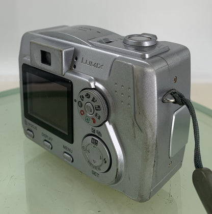 Panasonic LUMIX DMC-LC80 5.0MP COMPACT  DIGITAL CAMERA NO CARD TESTED - 3416