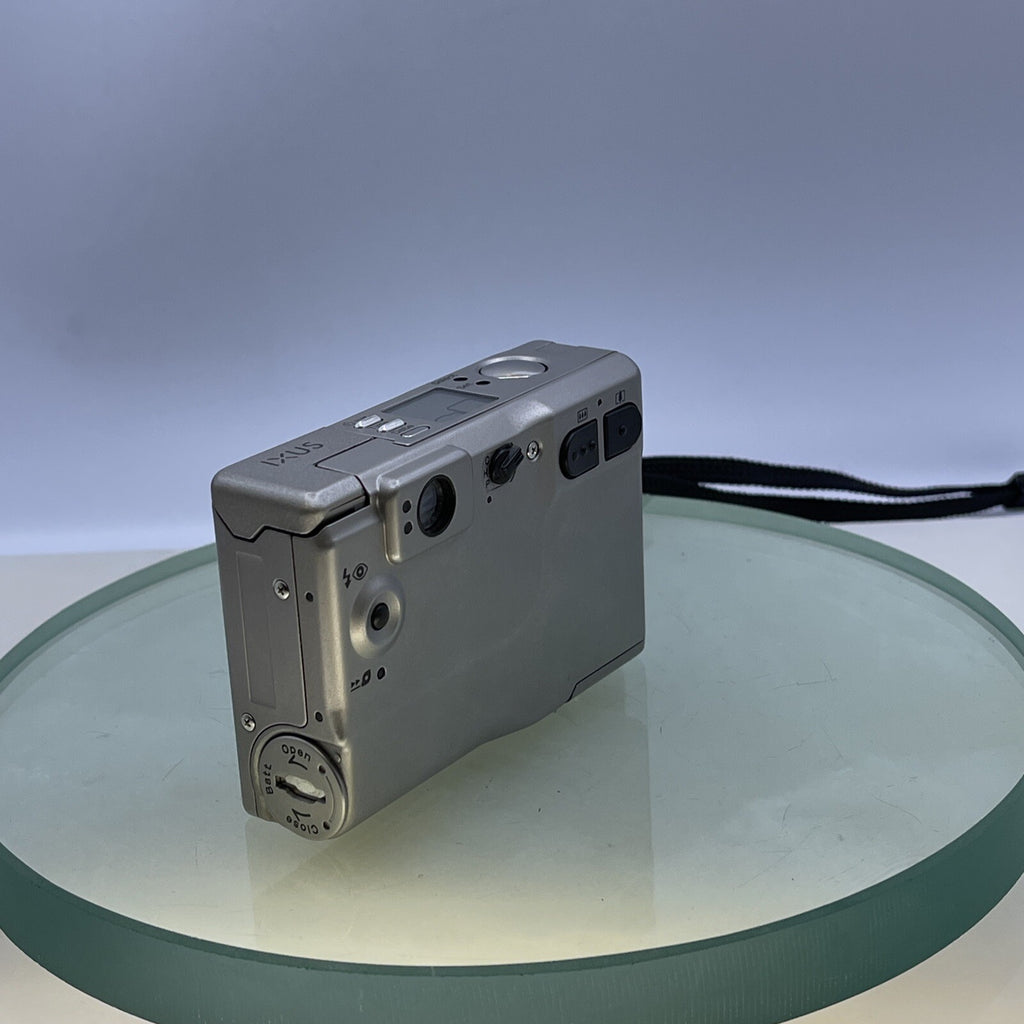 Canon IXUS Compact Digital Camera Silver Cased Instructions TESTED++ VGC#5944