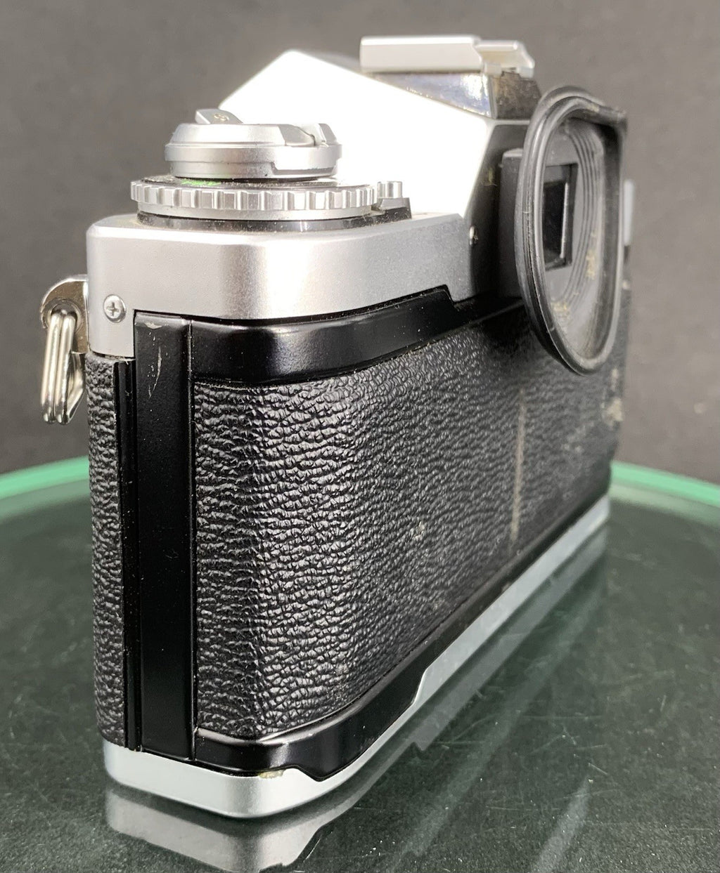 CANON AV-1 35mm FILM SLR CAMERA BODY ONLY  IN WORKING ORDER #1014