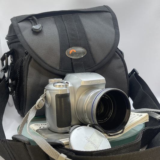FUJI Fujifilm FinePix S304 DIGITAL CAMERA 3.2 MP LCD SCREEN, BAG, 1GB XD CARD0