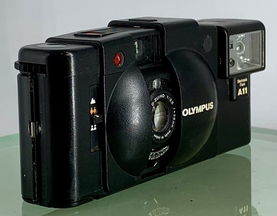 OLYMPUS XA2 Electronic Flash A11 D.ZUIKO 35mm f3.5 POINT & SHOOT CAMERA Case#3262