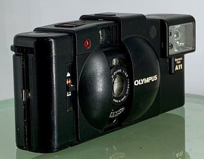 OLYMPUS XA2 Electronic Flash A11 D.ZUIKO 35mm f3.5 POINT & SHOOT CAMERA Case#3262
