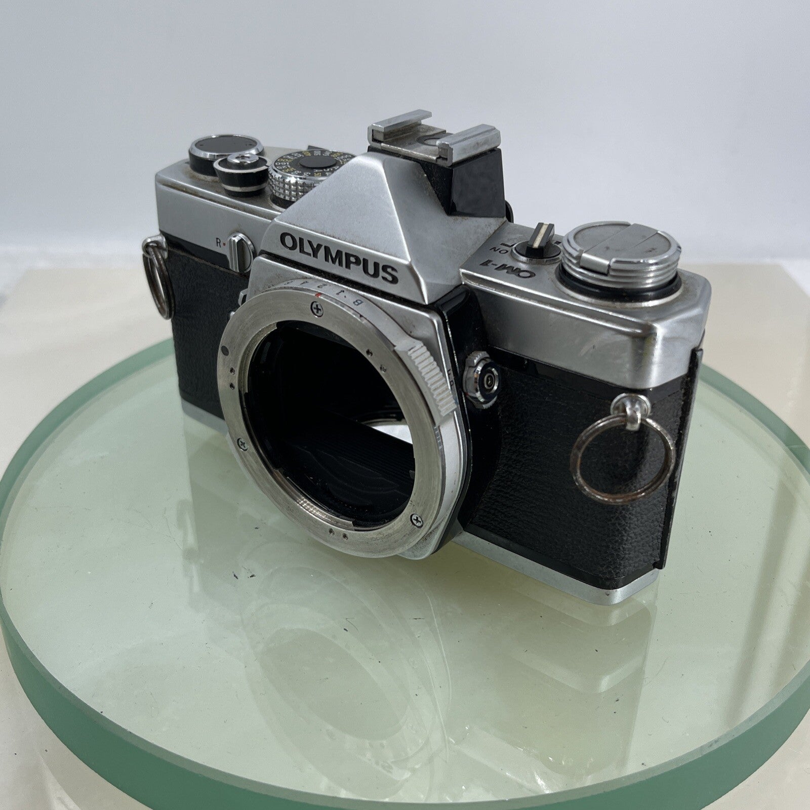 Olympus OM-1 MD 35mm SLR Film Camera &  Olympus ZUIKO  50mm f1.8 Lens- TESTED5992