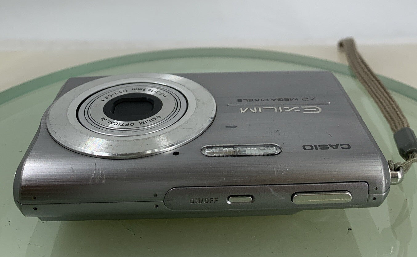 Casio Digital Camera Exilim EX-Z75 7.2MP SILVER + CHARGER+2GB CARD TESTED - 8287