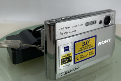 SONY DSC-T70 8.1 MP CyberShot Digital Camera SILVER+CHARGER+WIRE TESTED - 7610