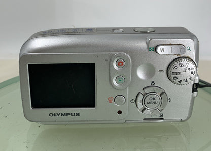 Olympus Digital Camera Camedia C-480 Zoom 4.0MP NO CARD SILVER TESTED - 4215