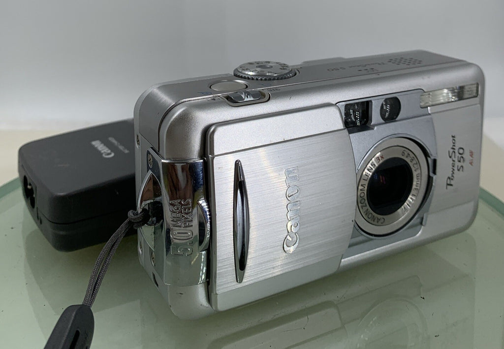 Canon Digital Camera PowerShot S50 5.0MP SILVER WITH CHARGER TESTED - 1710