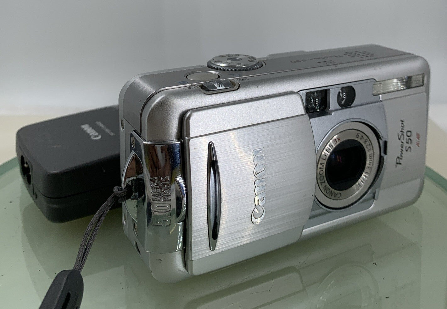 Canon Digital Camera PowerShot S50 5.0MP SILVER WITH CHARGER TESTED - 1710