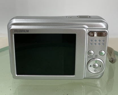 Fujifilm FINEPIX Compact DIGITAL CAMERA A160 10.2 MP SILVER NO CARD TESTED - 305