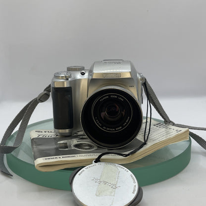 FUJI Fujifilm FinePix S304 DIGITAL CAMERA 3.2 MP LCD SCREEN, BAG, 1GB XD CARD2