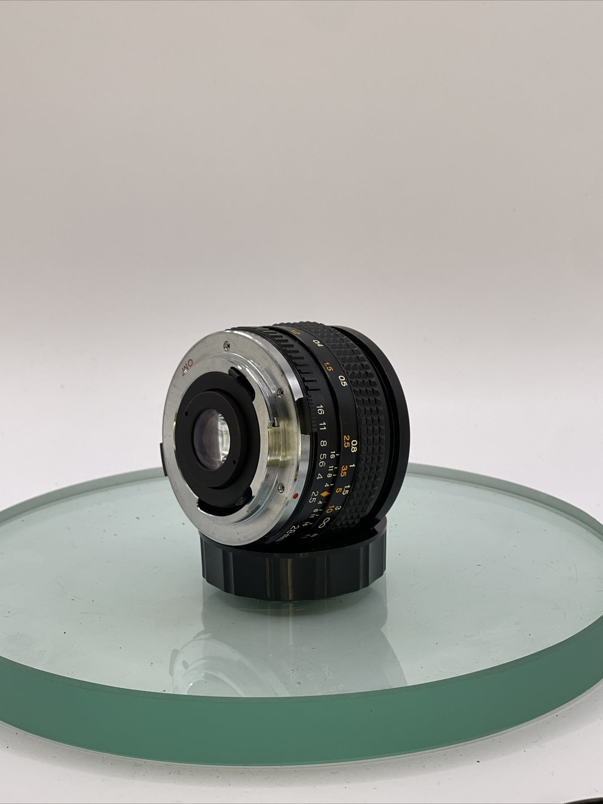 SUN Japan 28mm F2.5 Fast Wide Angle Lens for OLYMPUS OM SLR fit. CASE+caps CLEAN3