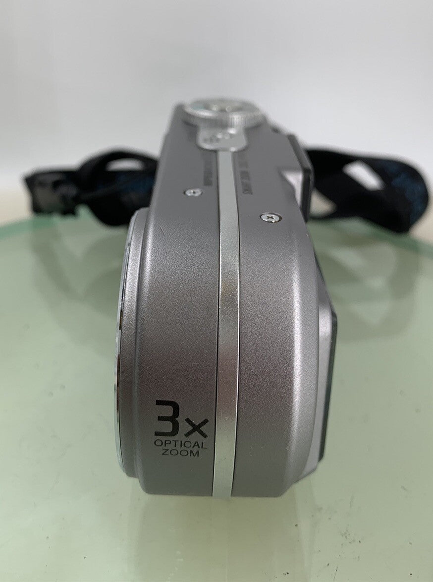 Sony Cybershot DSC-P10 5MP DIGITAL CAMERA SILVER 32MB SD CARD - TESTED - 9092