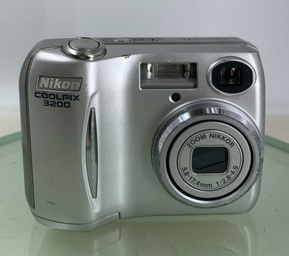 Nikon Coolpix 3200 Digital Camera SILVER WITH  NO CARD NO CHARGER TESTED - 5671