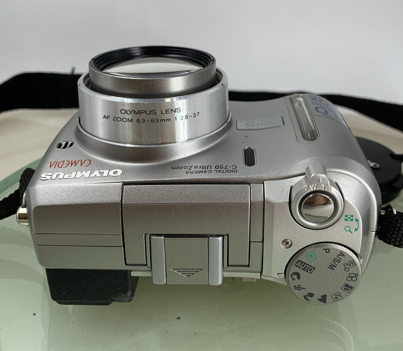 Olympus C-750 Ultra Zoom Digital Compact Camera 4MP SILVER NO CARD TESTED - 238