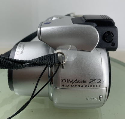 Konica Minolta Dimage Z2 COMPACT DIGITAL CAMERA 4.0MP NO CARD TESTED - 3123