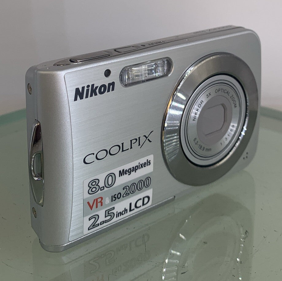 Nikon Coolpix S210 8MP Digital Camera+1GB SD CARD +CHARGER - TESTED - 1474