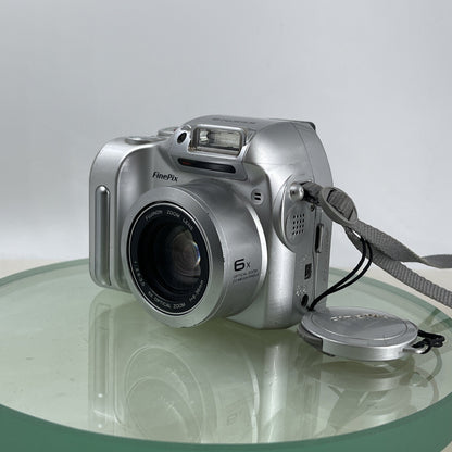 Fujifilm FinePix 2800 Zoom 2.0MP Compact Digital Camera Silver Tested #8342