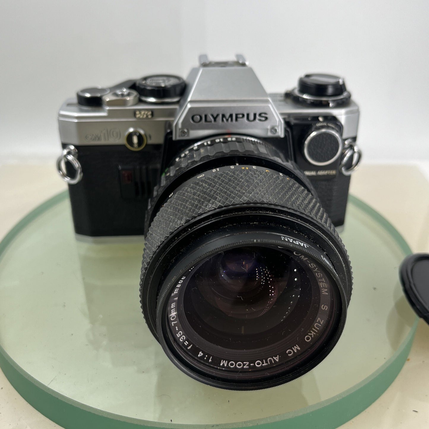 Olympus OM10 35mm SLR Film Camera + Zuiko 35-70mm f4 Lens and Manual Adapter9101